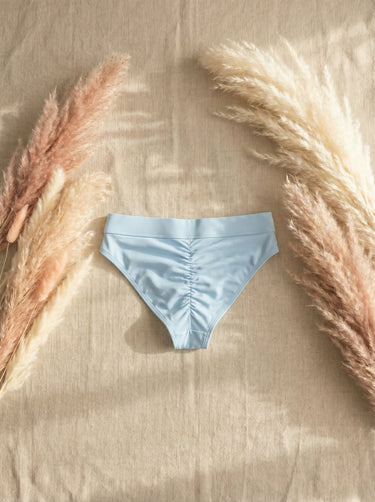 Highwaist Cut Out Shorts